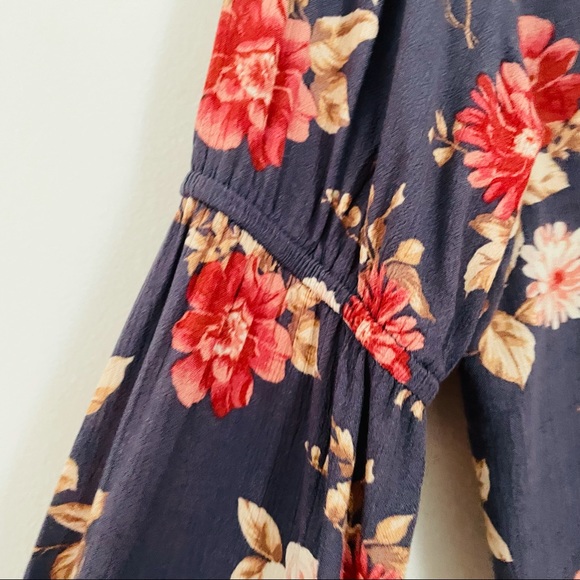 AMERICAN EAGLE Romantic Floral Long Sleeve V-Neck Blouse Top Size Medium - Picture 7 of 15